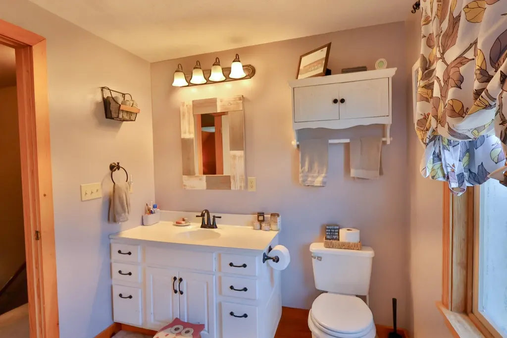 23 Meadow View Lane Hartland VT 05048