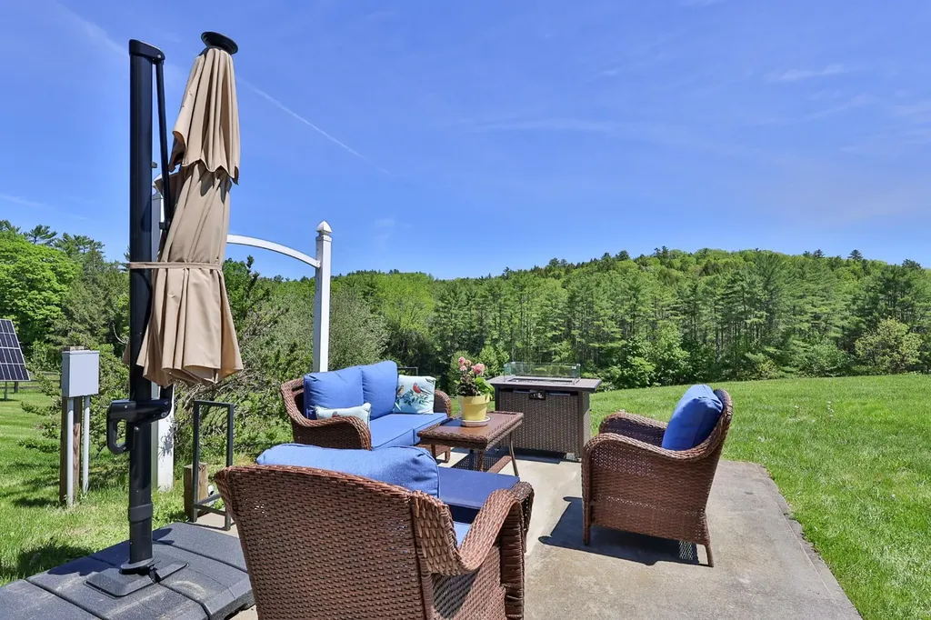 23 Meadow View Lane Hartland VT 05048