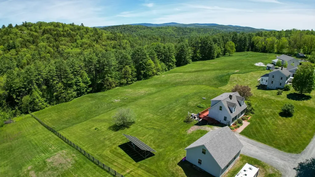 23 Meadow View Lane Hartland VT 05048