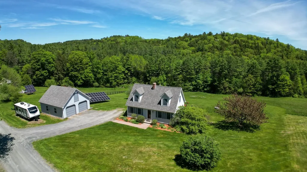 23 Meadow View Lane Hartland VT 05048