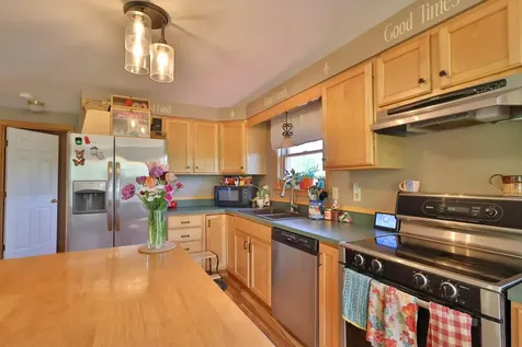 23 Meadow View Lane Hartland VT 05048