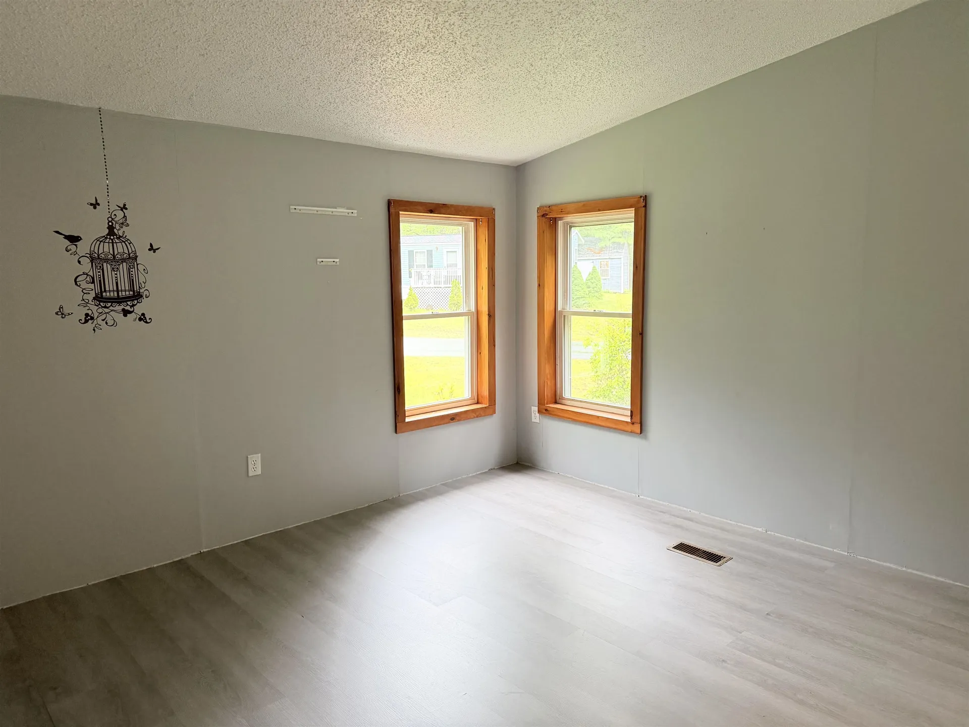 97 Fordway Extension Derry NH 03038