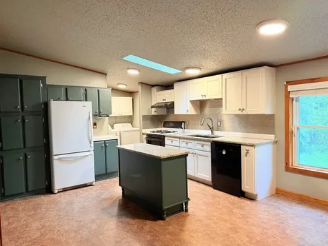97 Fordway Extension Derry NH 03038