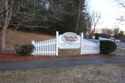 75 Overlook Circle Hudson NH 03051
