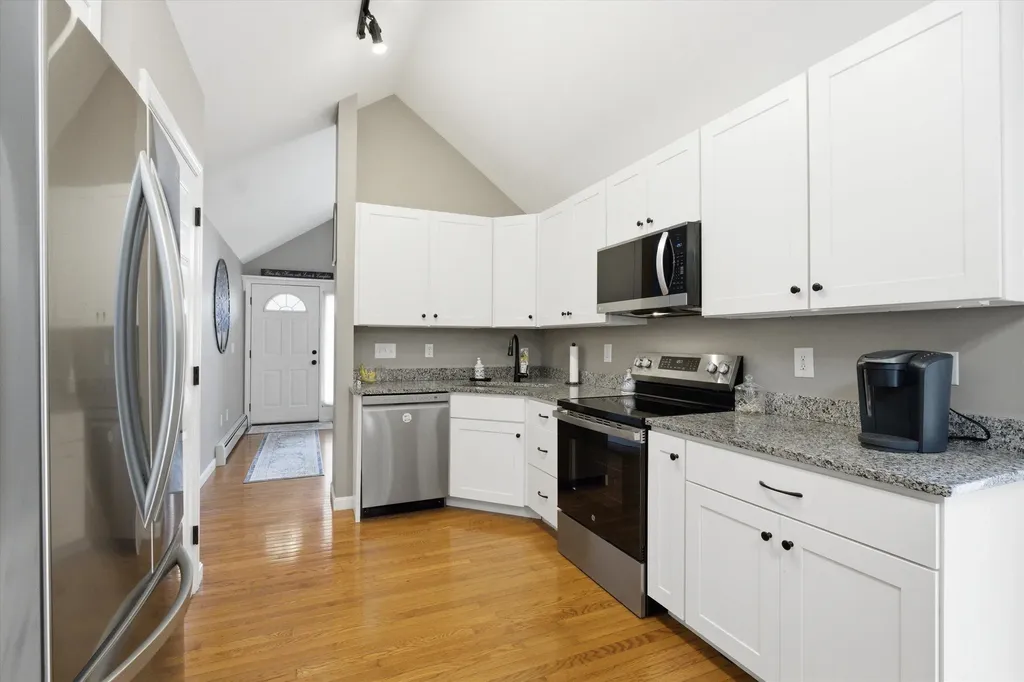 31 Henderson Road Gilford NH 03249