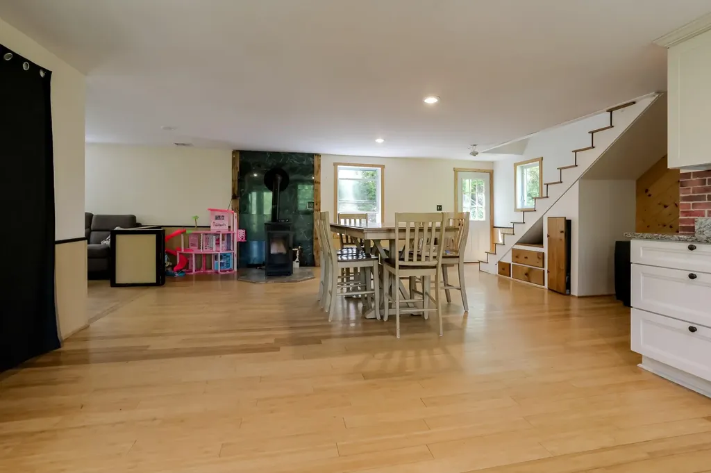 150 Turtle Rock Road Stoddard NH 03464