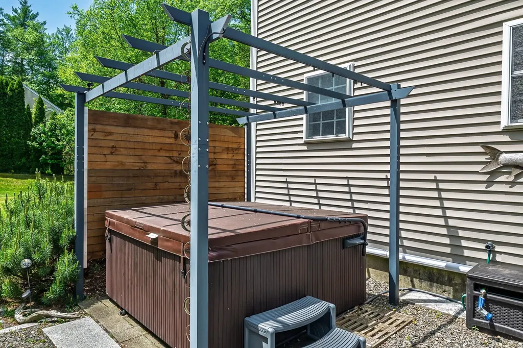 136 Annand Drive Milford NH 03055