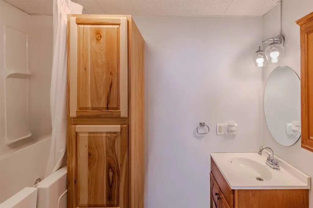 2729 Dartmouth College Highway Haverhill NH 03774