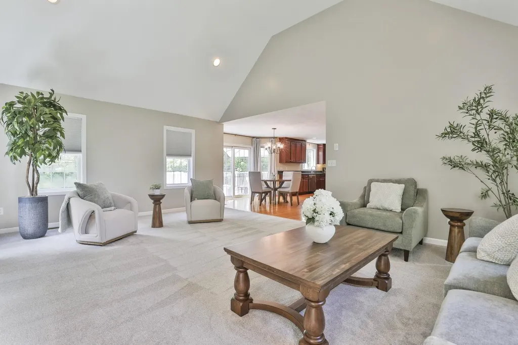 13 Hobart Hill Road Brookline NH 03033