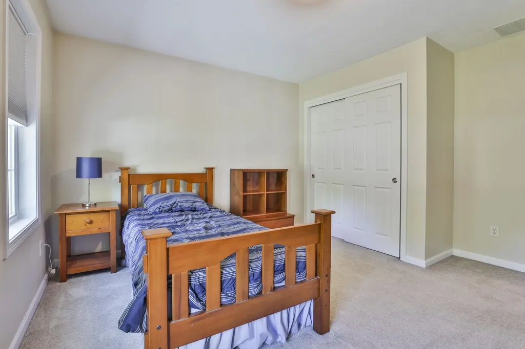 13 Hobart Hill Road Brookline NH 03033