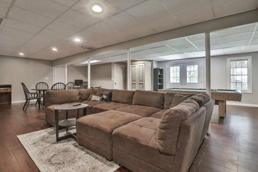 13 Hobart Hill Road Brookline NH 03033