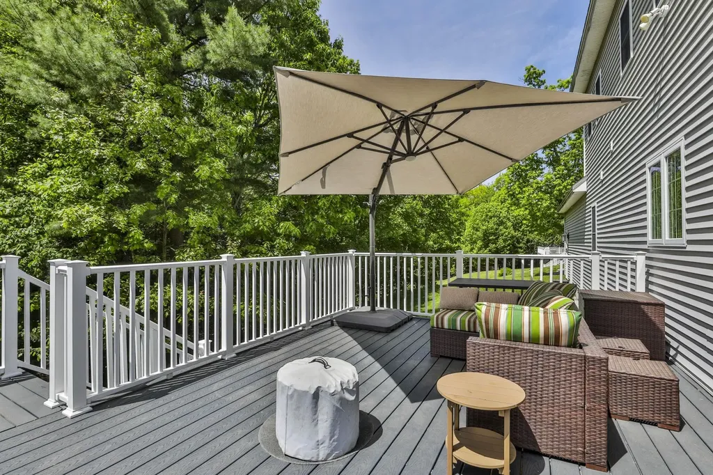 13 Hobart Hill Road Brookline NH 03033