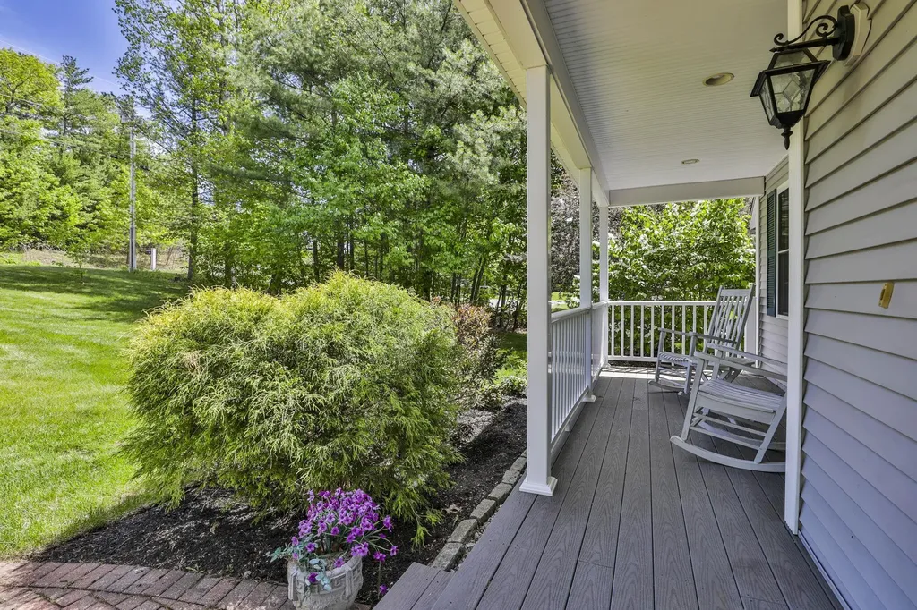 13 Hobart Hill Road Brookline NH 03033