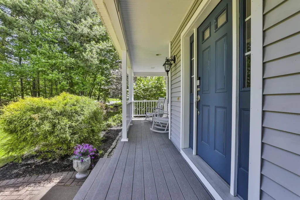 13 Hobart Hill Road Brookline NH 03033