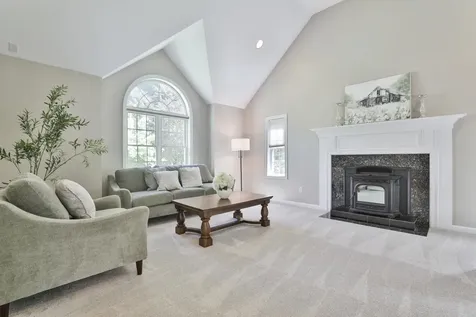 13 Hobart Hill Road Brookline NH 03033