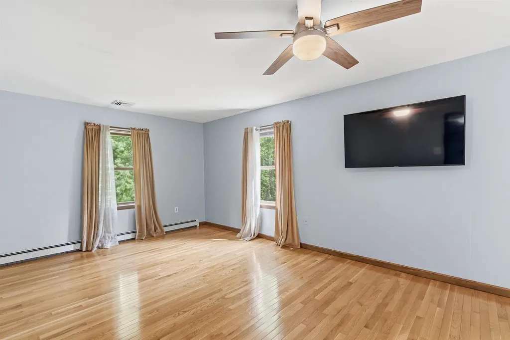 47 Noyes Road Londonderry NH 03053