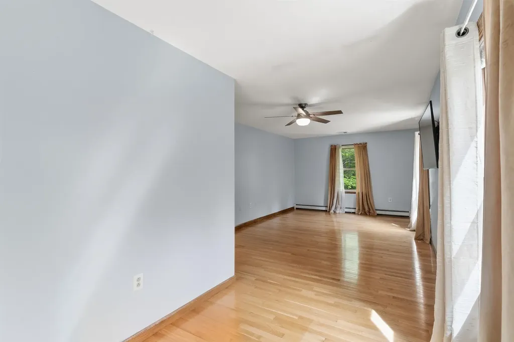 47 Noyes Road Londonderry NH 03053
