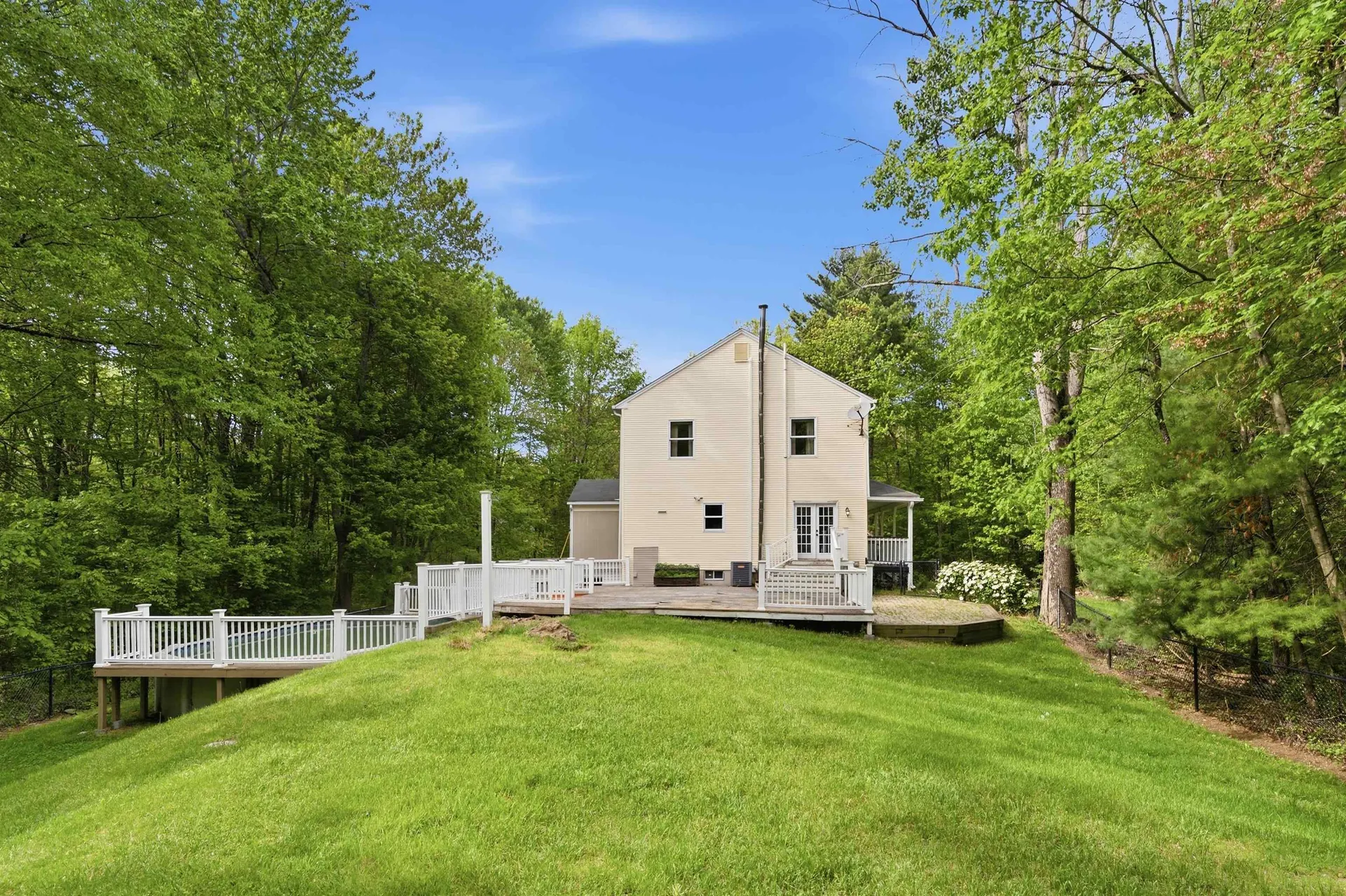 47 Noyes Road Londonderry NH 03053