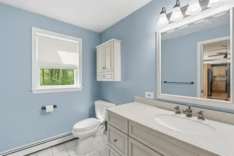 47 Noyes Road Londonderry NH 03053