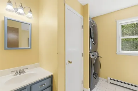 47 Noyes Road Londonderry NH 03053