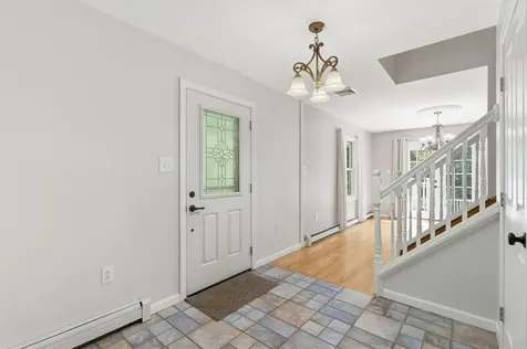 47 Noyes Road Londonderry NH 03053