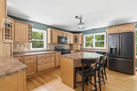 47 Noyes Road Londonderry NH 03053