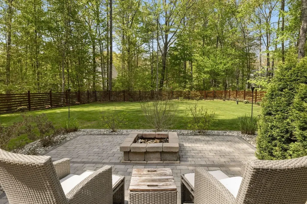 16 Bayview Drive Eliot ME 03903