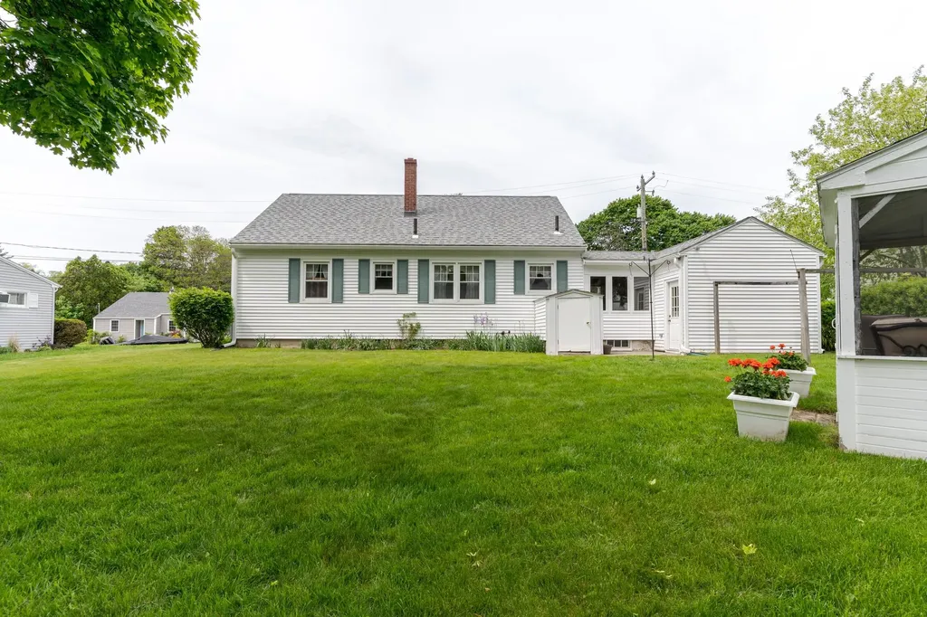 8 Lowell Avenue Dover NH 03820