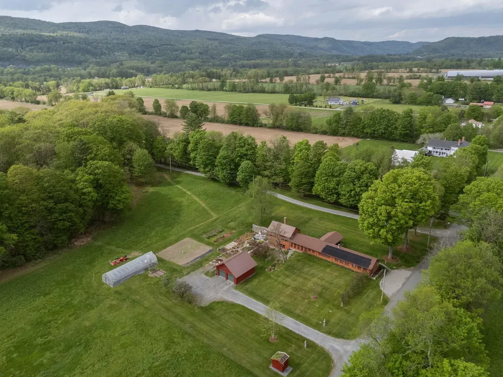 84 River Road Orford NH 03777