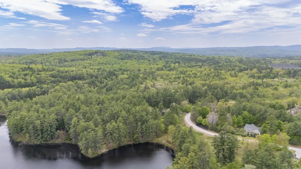 170 Fieldstone Road Hopkinton NH 03229