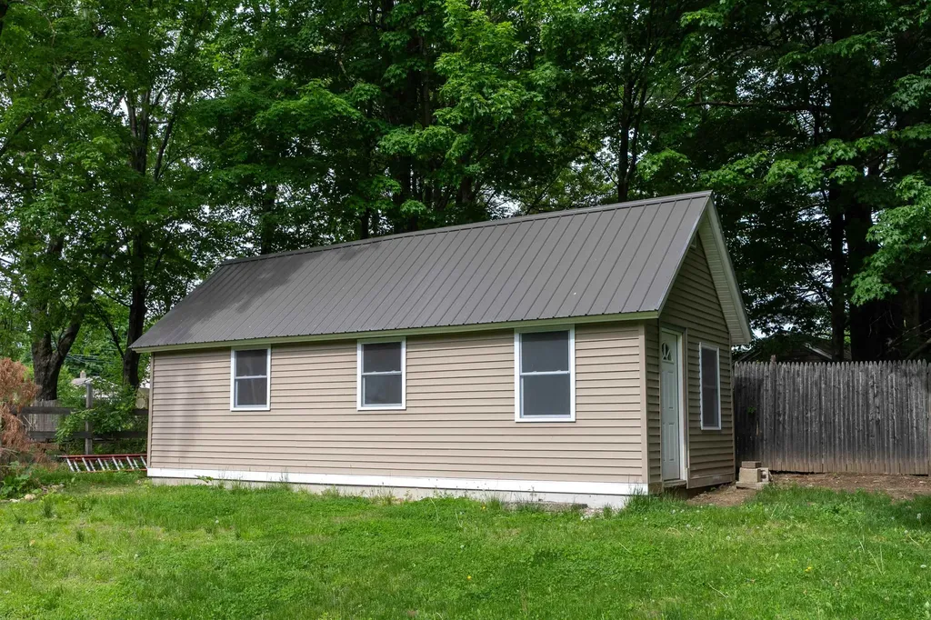 32 Marlboro Avenue Brattleboro VT 05301