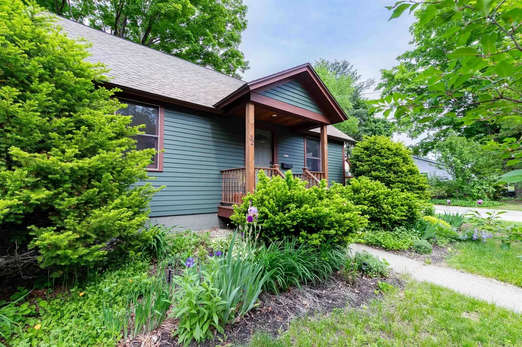 32 Marlboro Avenue Brattleboro VT 05301