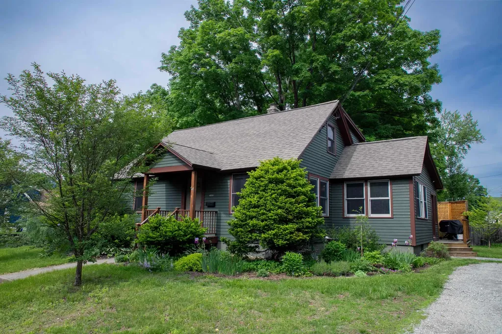 32 Marlboro Avenue Brattleboro VT 05301