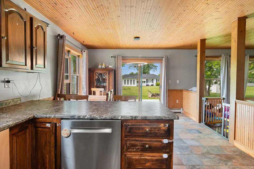 80 Winters Lane Extension Alburgh VT 05440