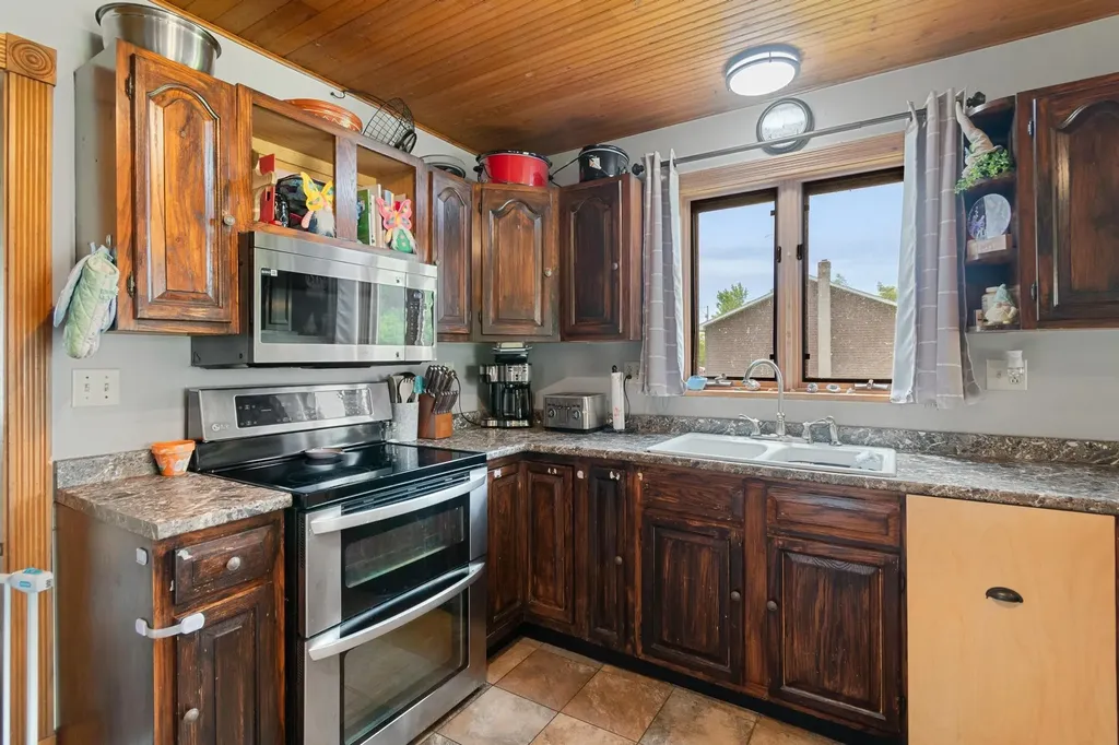 80 Winters Lane Extension Alburgh VT 05440