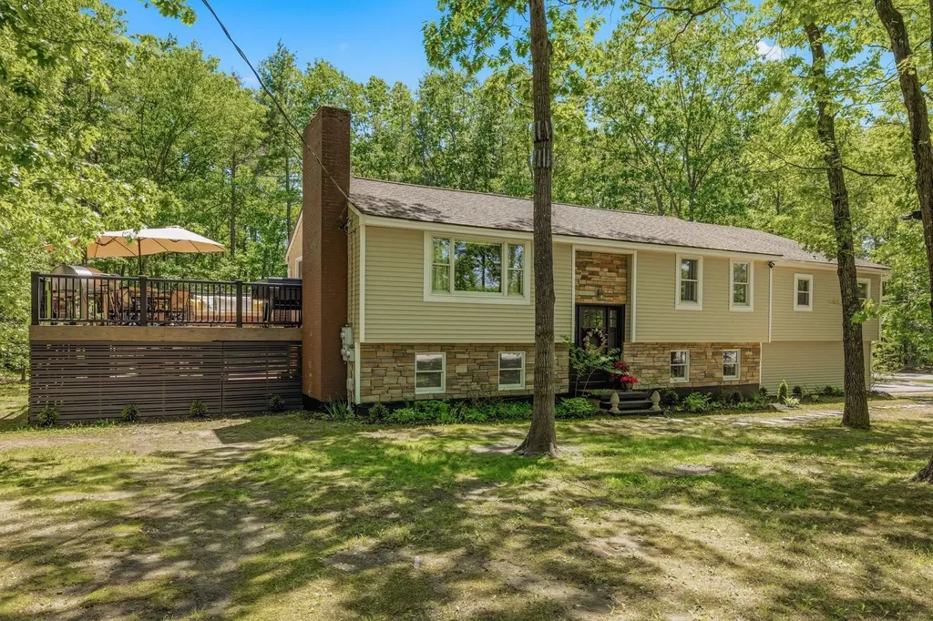 2 Garrison Lane Madbury NH 03823