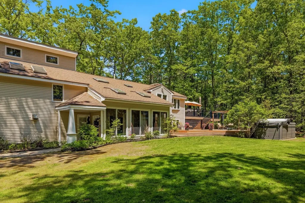2 Garrison Lane Madbury NH 03823