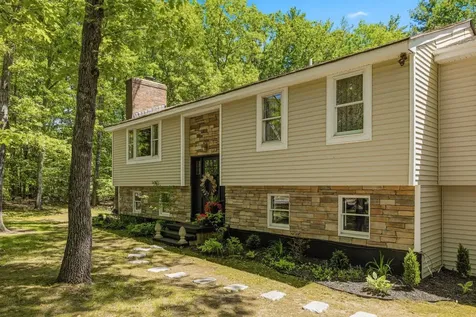 2 Garrison Lane Madbury NH 03823