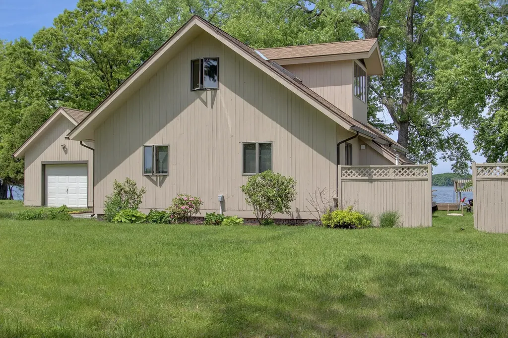 325 Oakridge Lane North Hero VT 05474