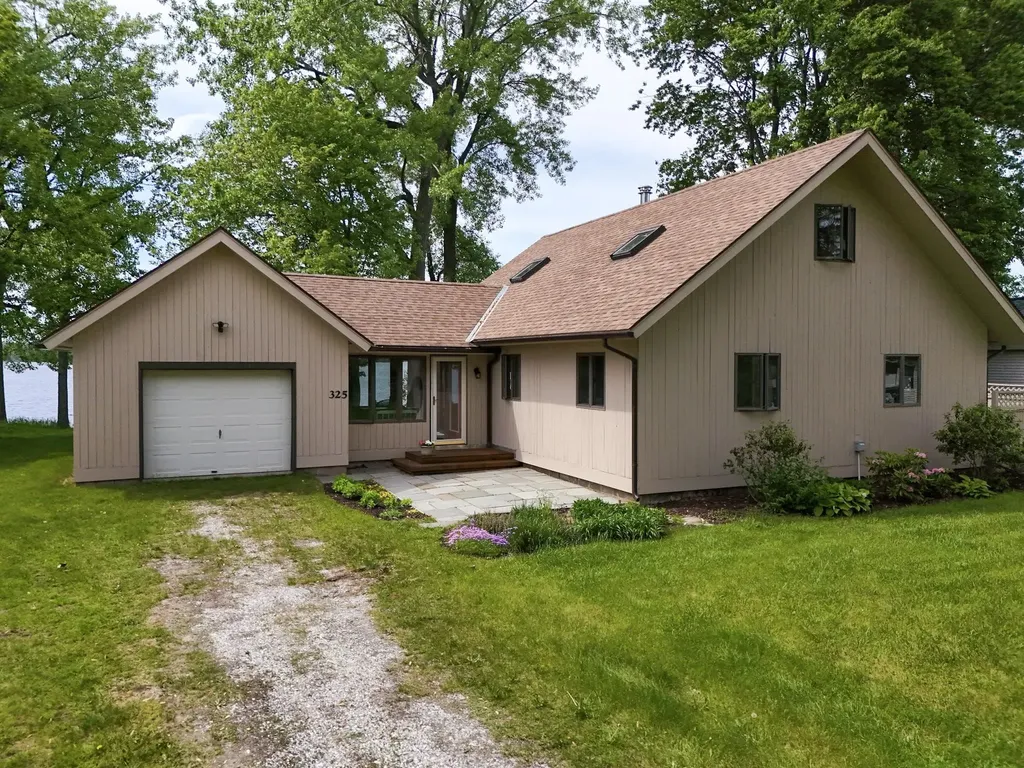 325 Oakridge Lane North Hero VT 05474