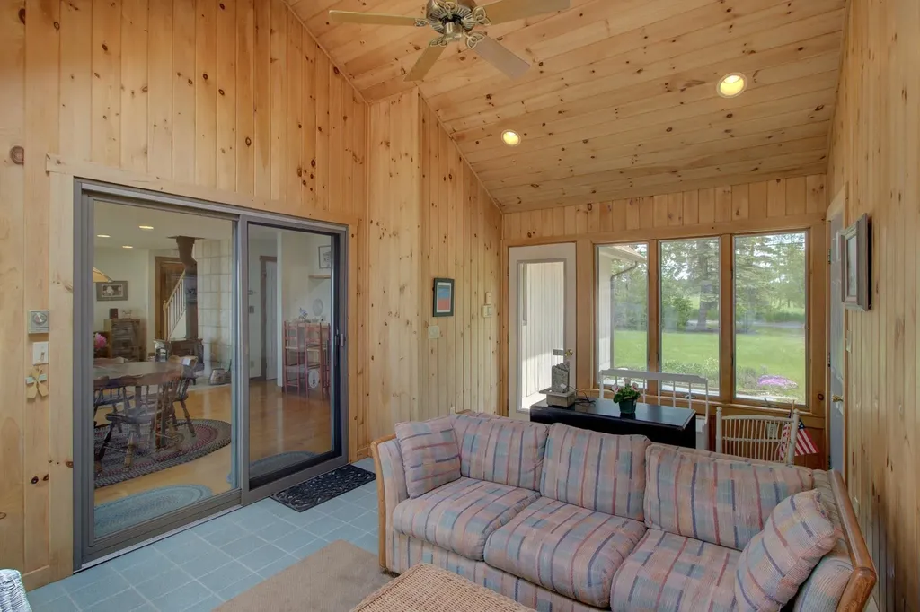 325 Oakridge Lane North Hero VT 05474