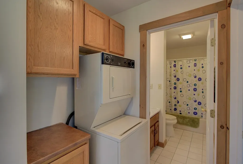 325 Oakridge Lane North Hero VT 05474