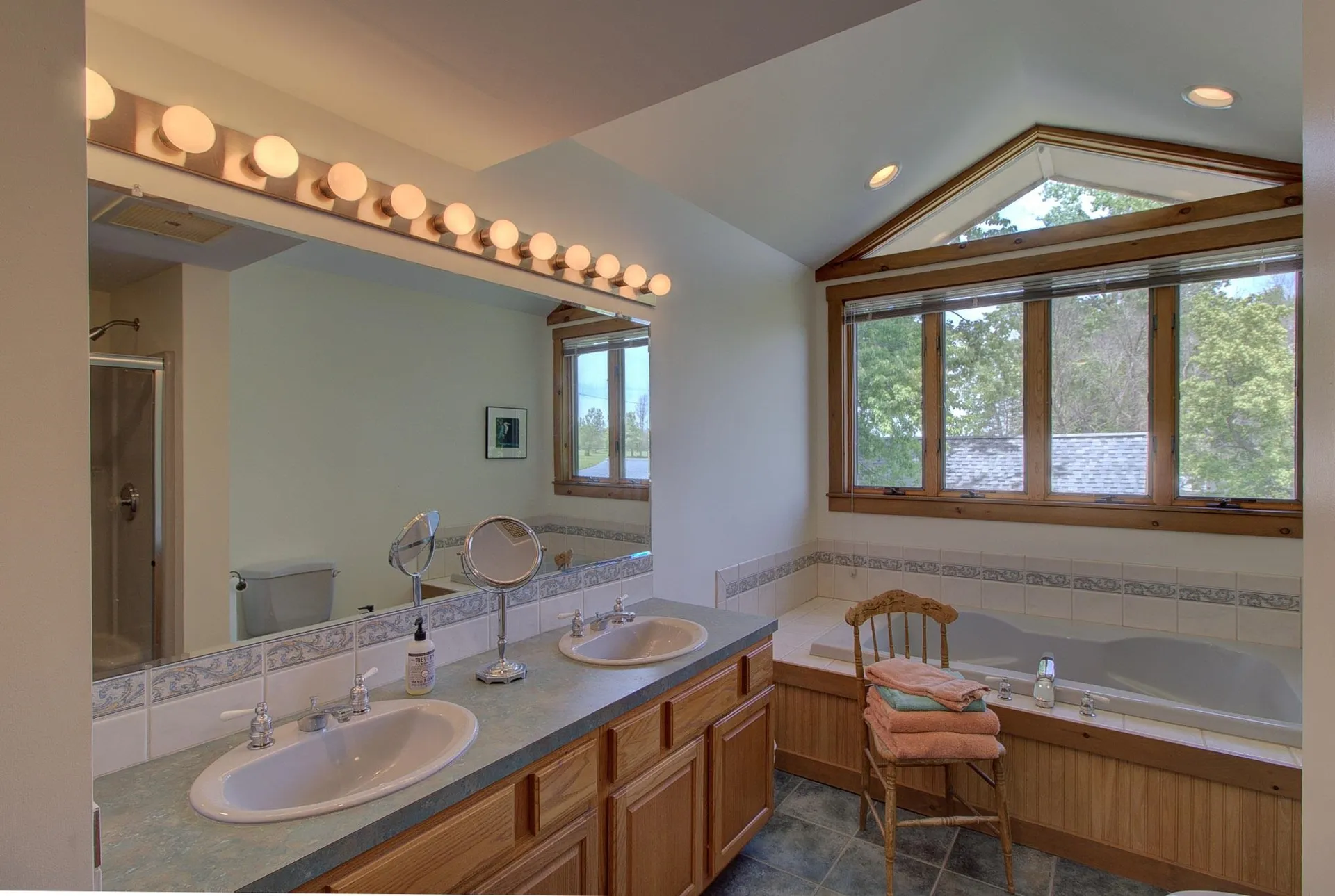 325 Oakridge Lane North Hero VT 05474