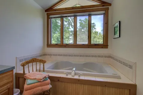 325 Oakridge Lane North Hero VT 05474