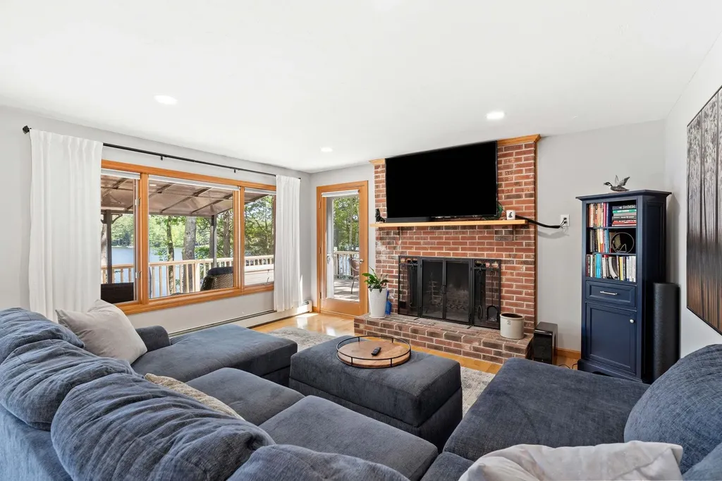 60 Glidden Road Moultonborough NH 03254