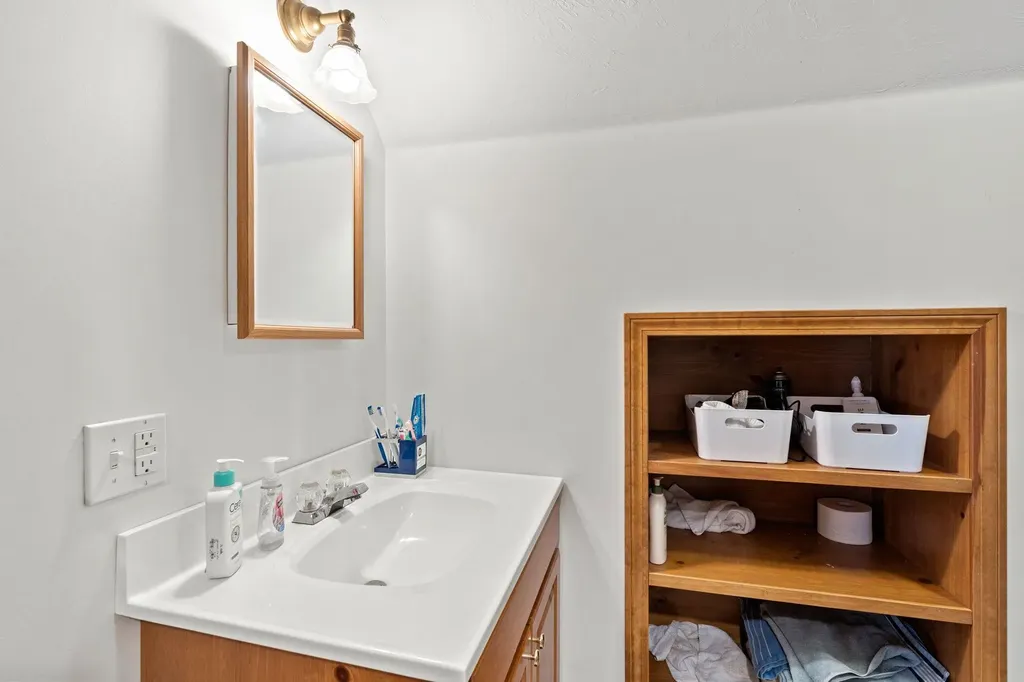 60 Glidden Road Moultonborough NH 03254