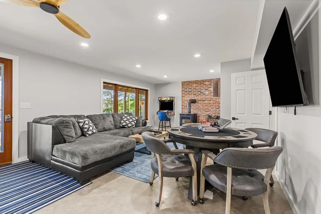60 Glidden Road Moultonborough NH 03254