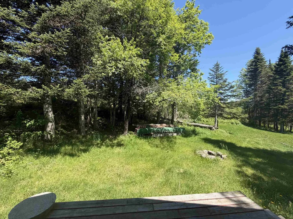 17 Cone Pass Pittsburg NH 03592