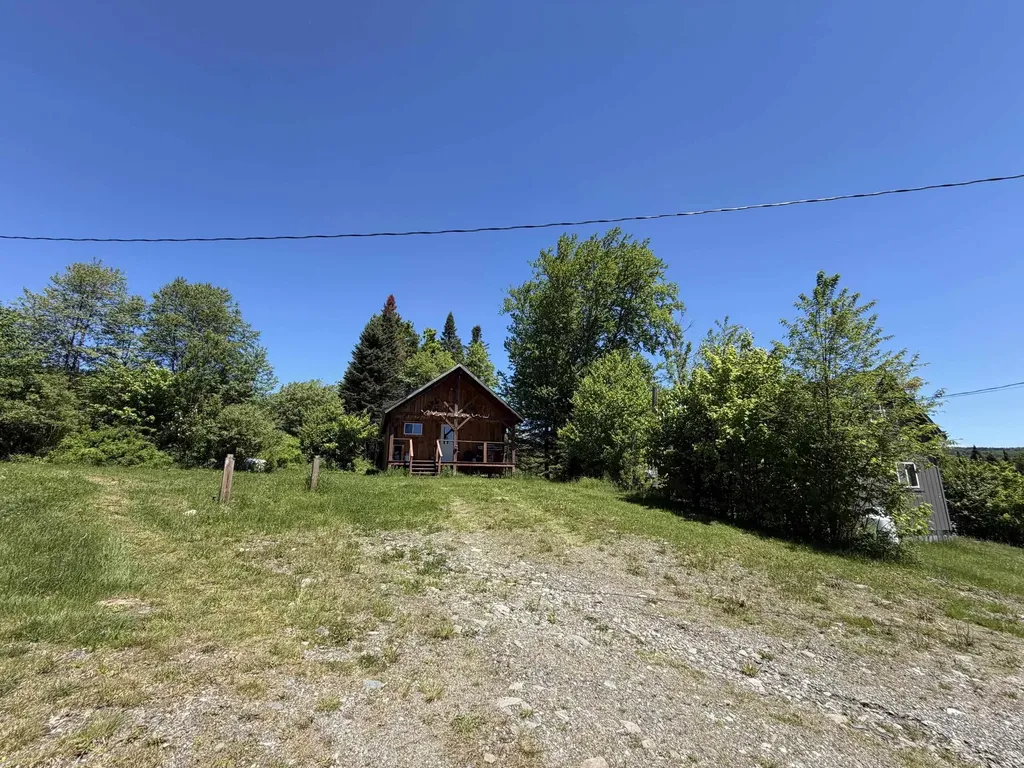 17 Cone Pass Pittsburg NH 03592