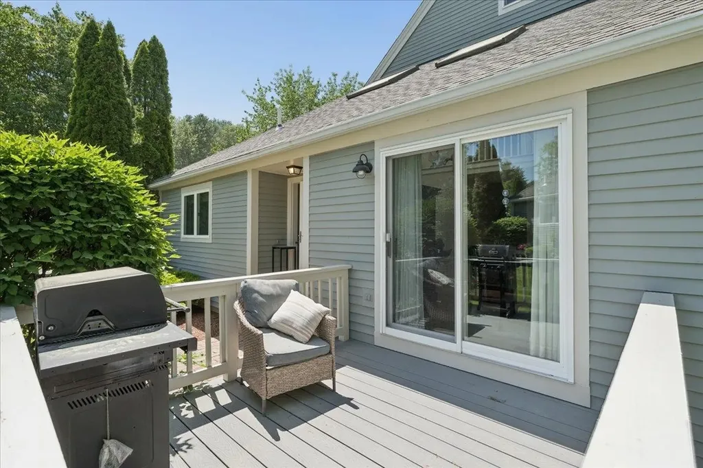 110 Hawthorne Village Road Nashua NH 03062